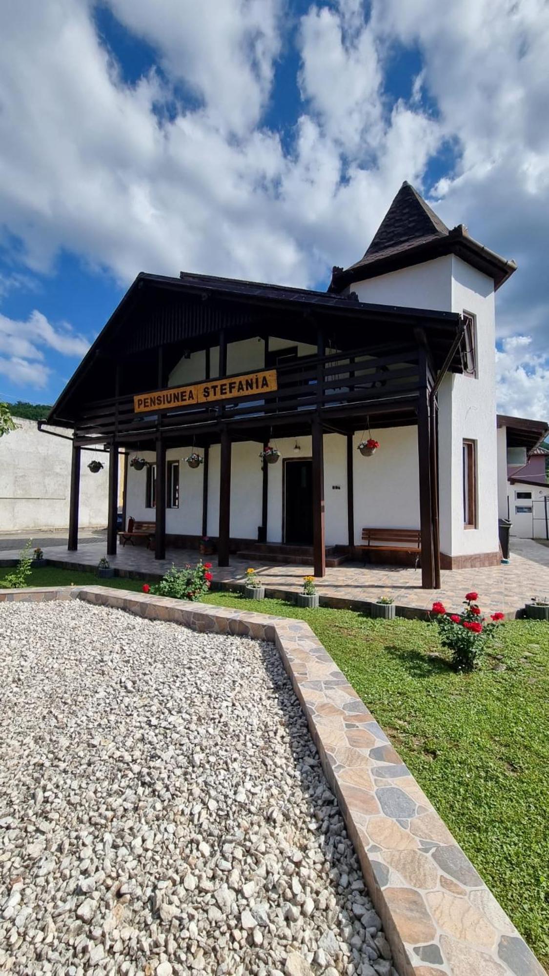 Pensiune Stefania Hunedoara Buitenkant foto