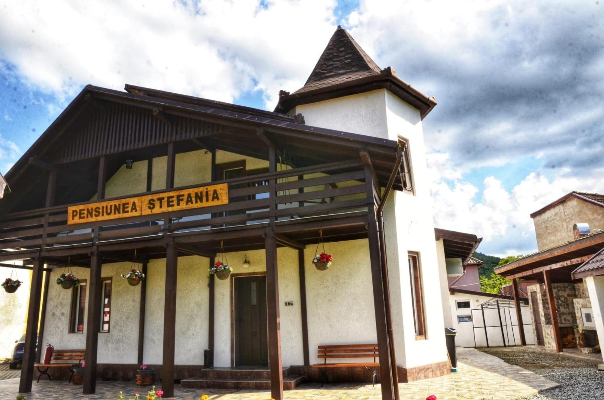Pensiune Stefania Hunedoara Buitenkant foto